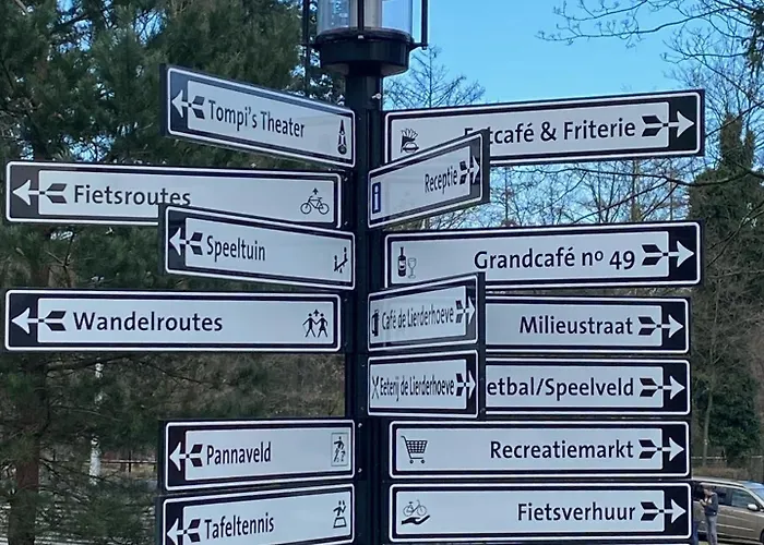 De Bosrand 404, Unieke Rustige Plek Met Veel Privacy Aan De Bosrand Op De Veluwe 샬레 *